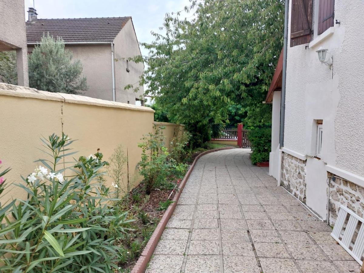 Hotel Happy Land Holliday Residential Épinay-sur-Seine Exterior foto