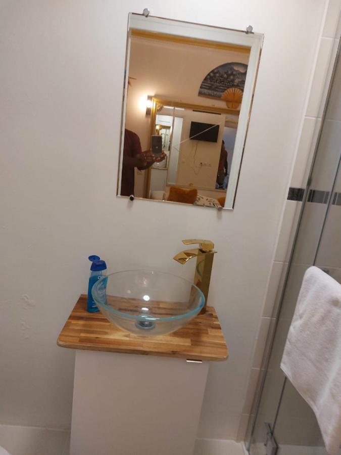 Hotel Happy Land Holliday Residential Épinay-sur-Seine Exterior foto